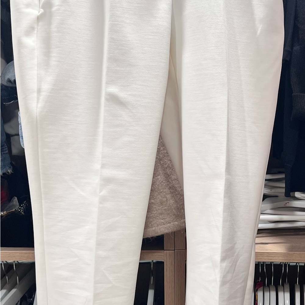 Elegant White Blazer with Black Trim - Picture 5 of 7